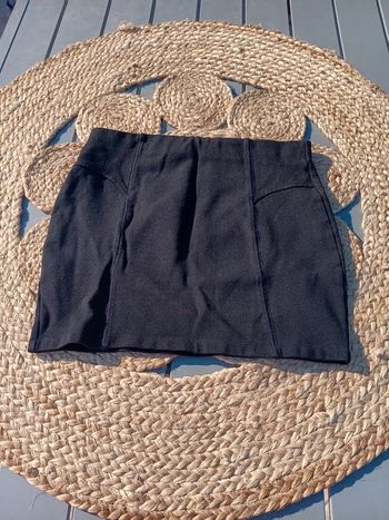 jupe noir stradivarius taille M