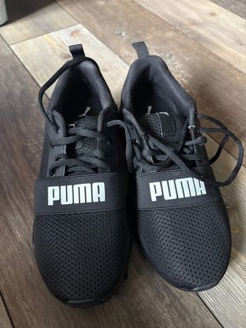 Baskets légères Puma neuves jamais portées 37 noires
