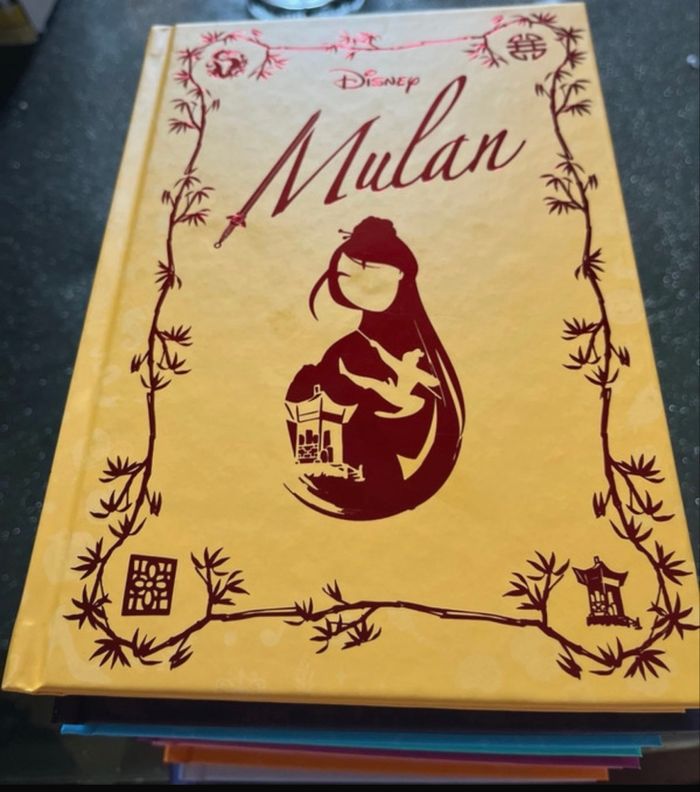 9 Livres Disney et 1 bloc note - photo numéro 10