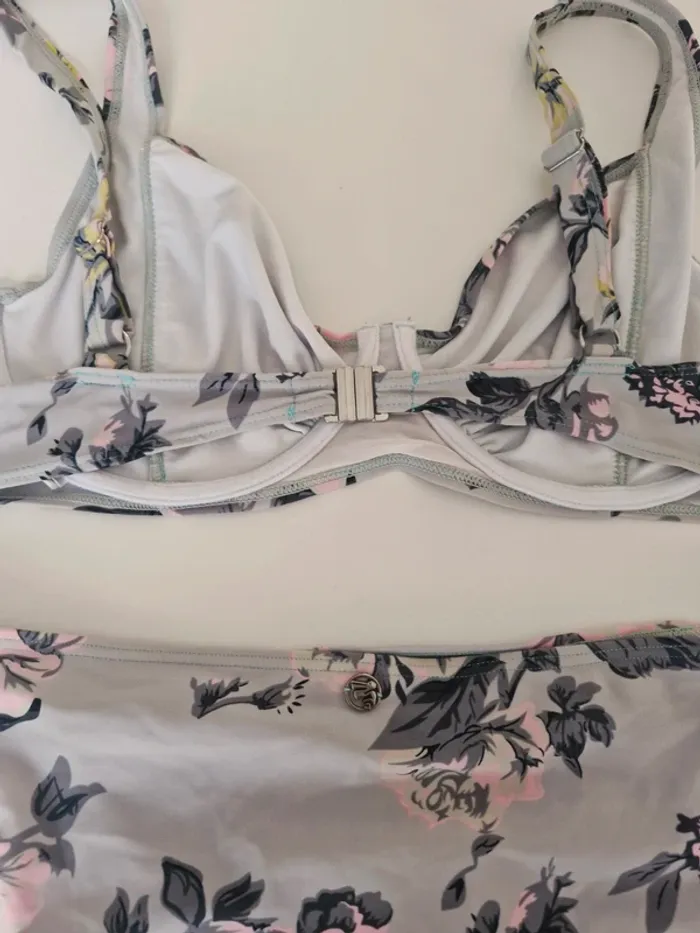 Maillot de bain taille 44 - photo numéro 2