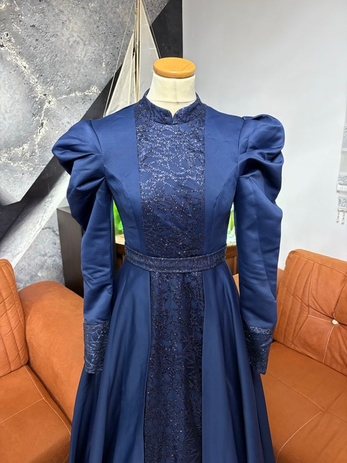 Robe de fiançailles bleu - photo numéro 2