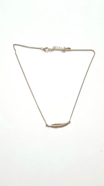 Collier doré fantaisie feuille etam neuf