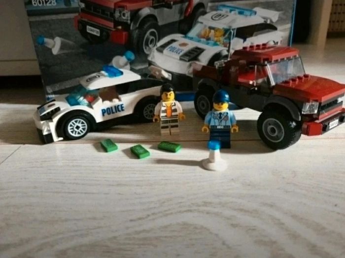 Lego 60128 course poursuite - photo numéro 2