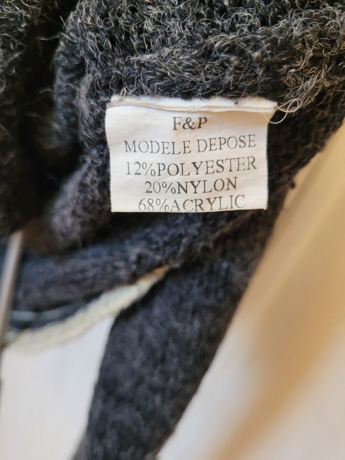 Pull avec sequins dorés - photo numéro 5
