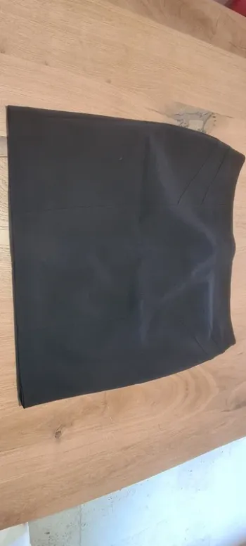 Jupe noire Violeta avec doublure