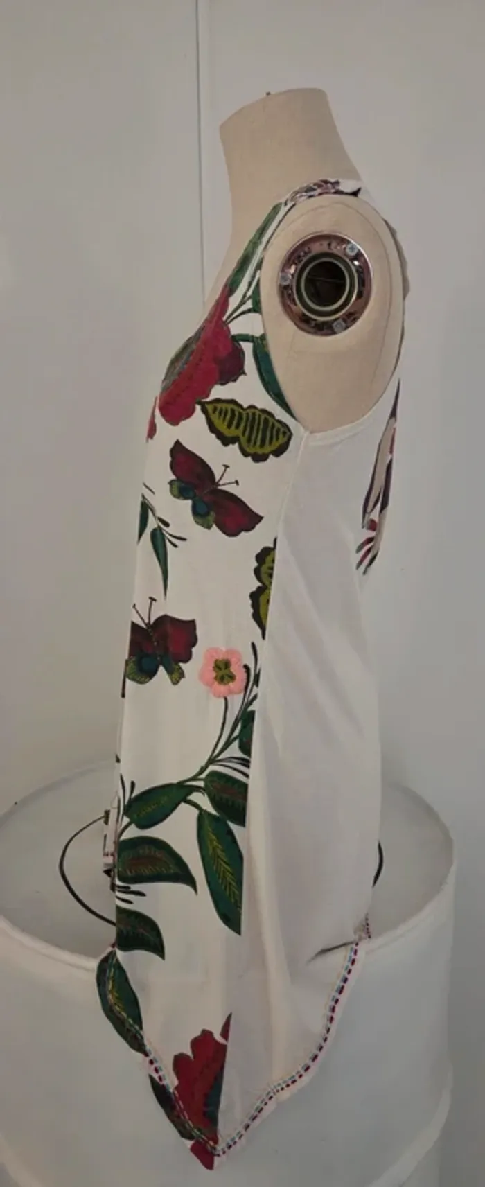 Debardeur Desigual asymétrique taille M - photo numéro 3