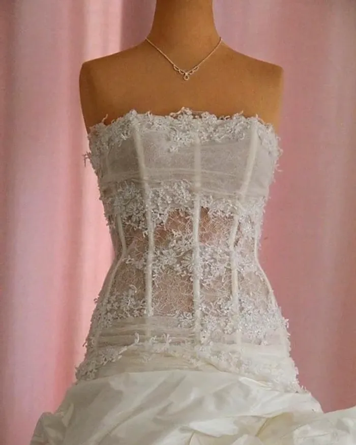 Robe de mariée de la marque française Cymbeline - photo numéro 3