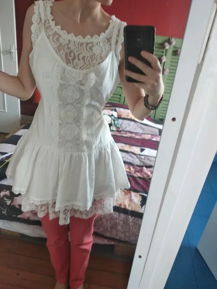 Tunique blanche dentelle