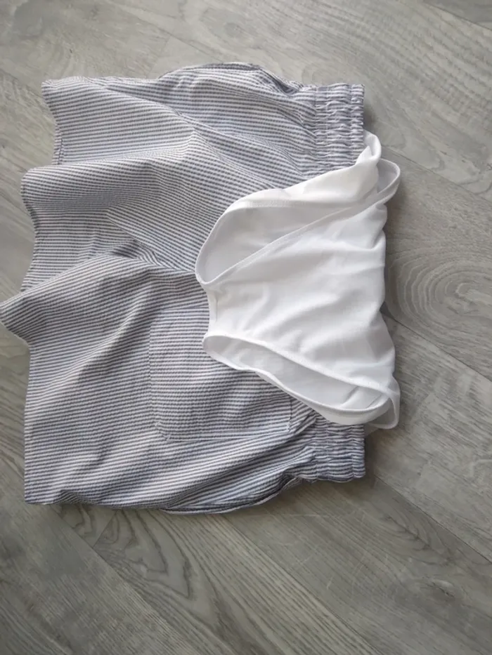 Short de bain enfant taille s - photo numéro 4