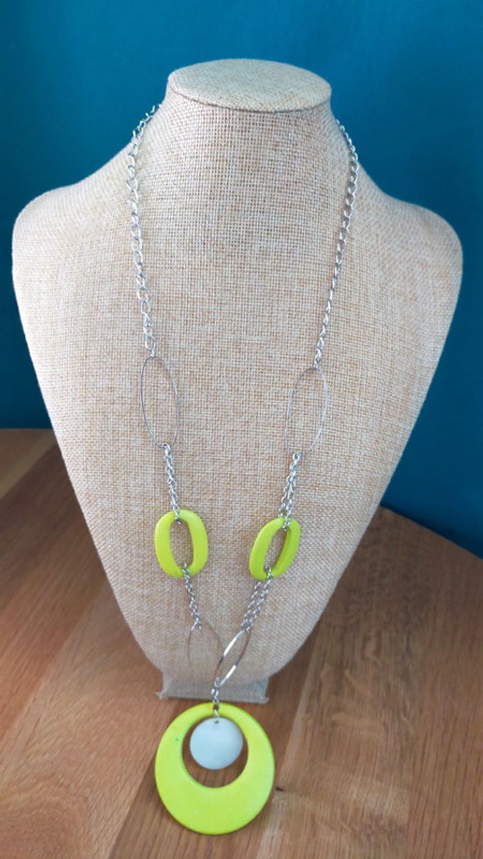 Collier vintage argenté et vert citron – Collection Émeraude Urbaine - photo numéro 4