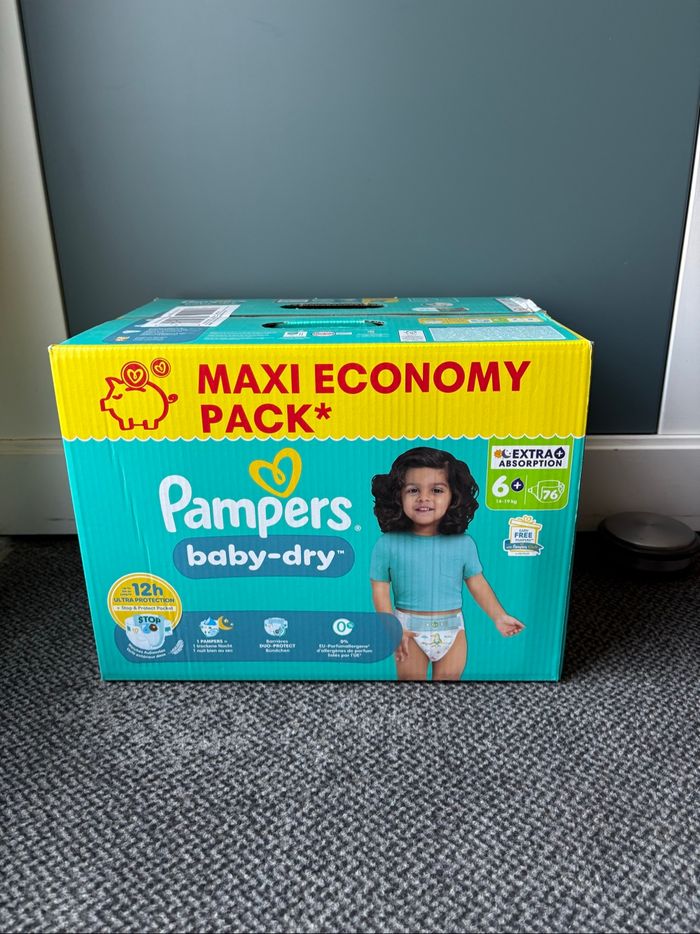 Un pack de couches Pampers Babydry Taille 6+ 14/19 kg 76 couches