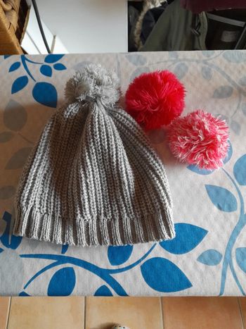 Bonnet pompons interchangeables