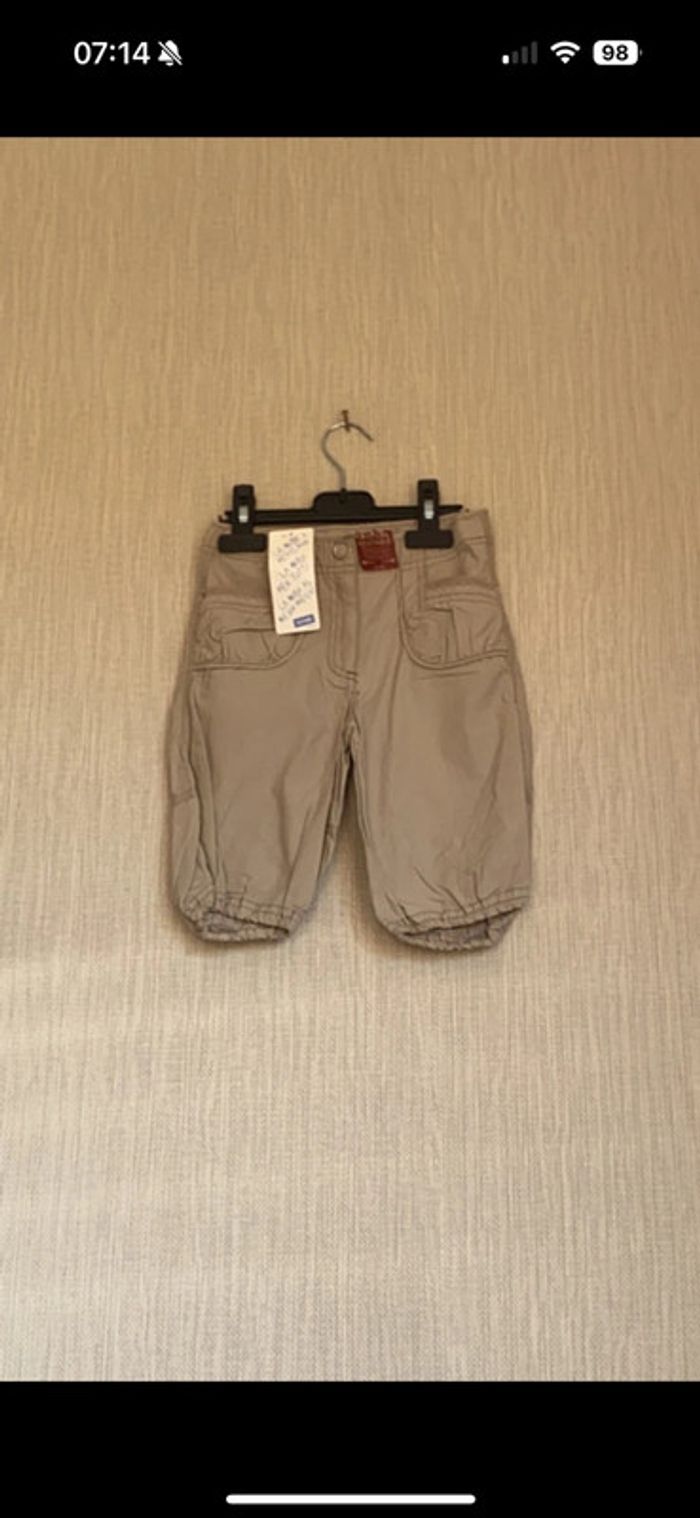 Pantacourt beige Kiabi 2 ans neuf