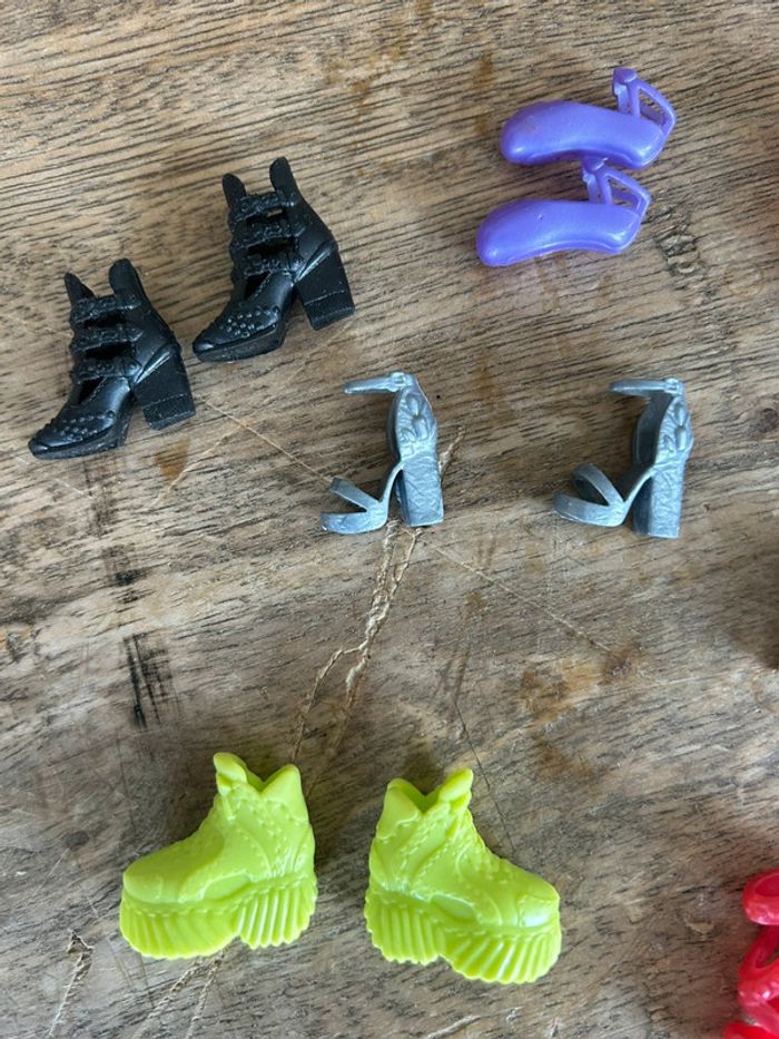 Lot de 10 paires de chaussures barbie - photo numéro 2