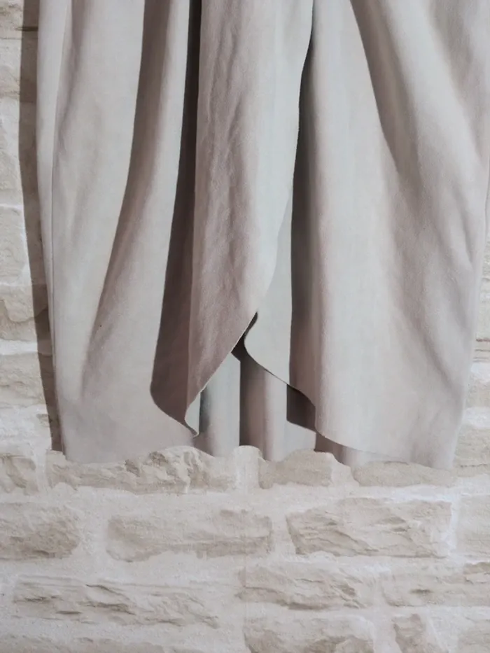 Robe Zara - Taille M - Élégante & Classe - Touché style daim - photo numéro 2