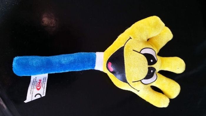 peluche main
