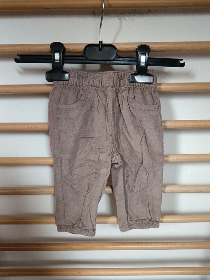 Pantalon in extenso