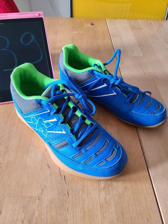 Chaussures kipsta décathlon taille 39 neuves