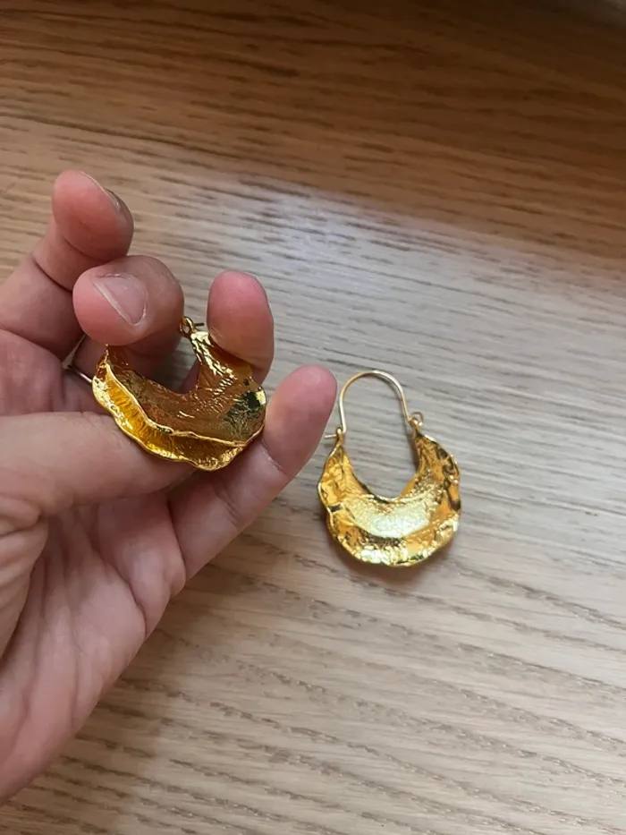 Créoles effet feuilles d’or martelées - photo numéro 4