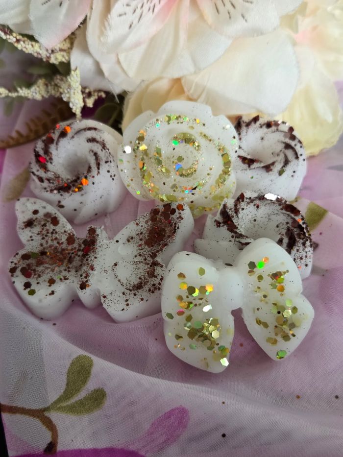 Lot de 6 fondants de cire au parfum fleurs blanche& vanille Leya& Lenora