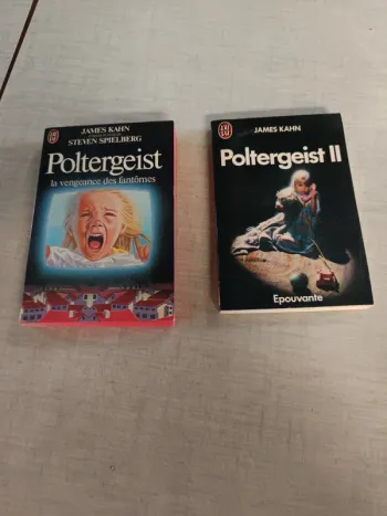 Lot 2 livres poltergeist 1 et 2