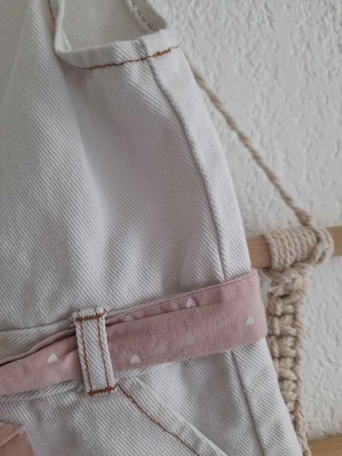 Robe en jean beige avec ceinture rose à cœurs 6 mois - photo numéro 3
