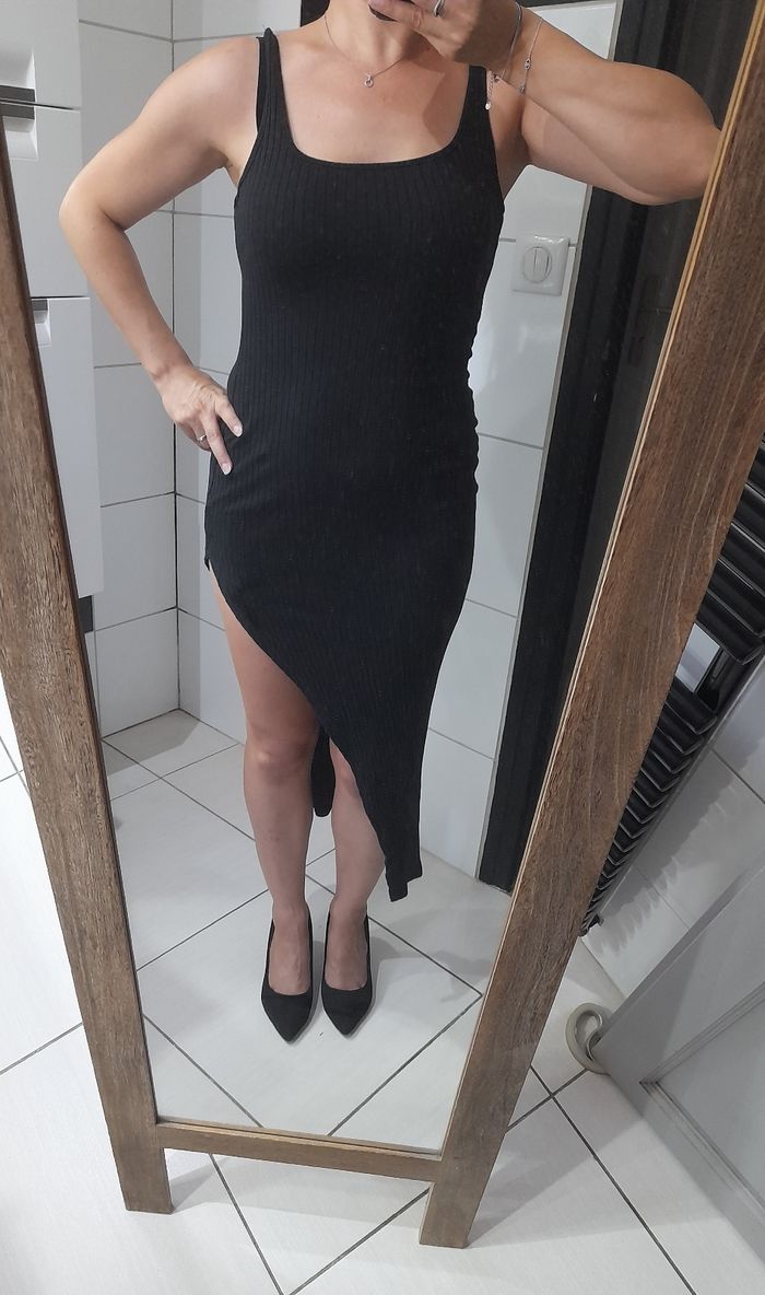 Robe fendue T36
Bon état