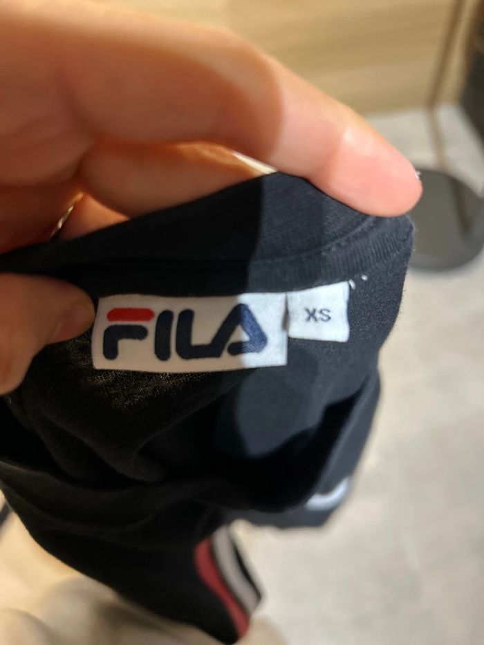 Pull FILA comme neuf XS à peine porté - photo numéro 4