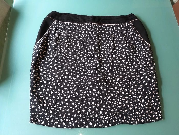 Petite jupe noire fluide doublée taille 40 marque Promod - photo numéro 2