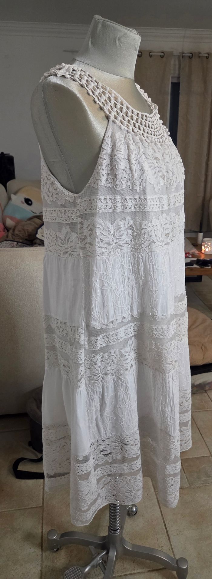 Robe Blanche Dentelle Bohème Chic – Made in Italy – Fluide & Élégante - photo numéro 5