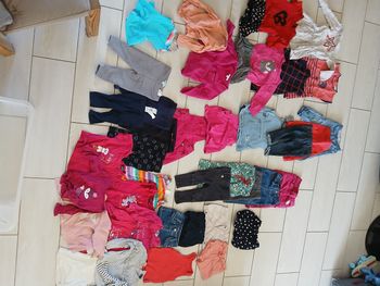 Lot fille 1 an