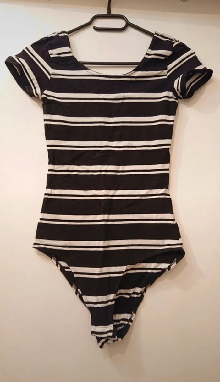 Body rayé noir et blanc