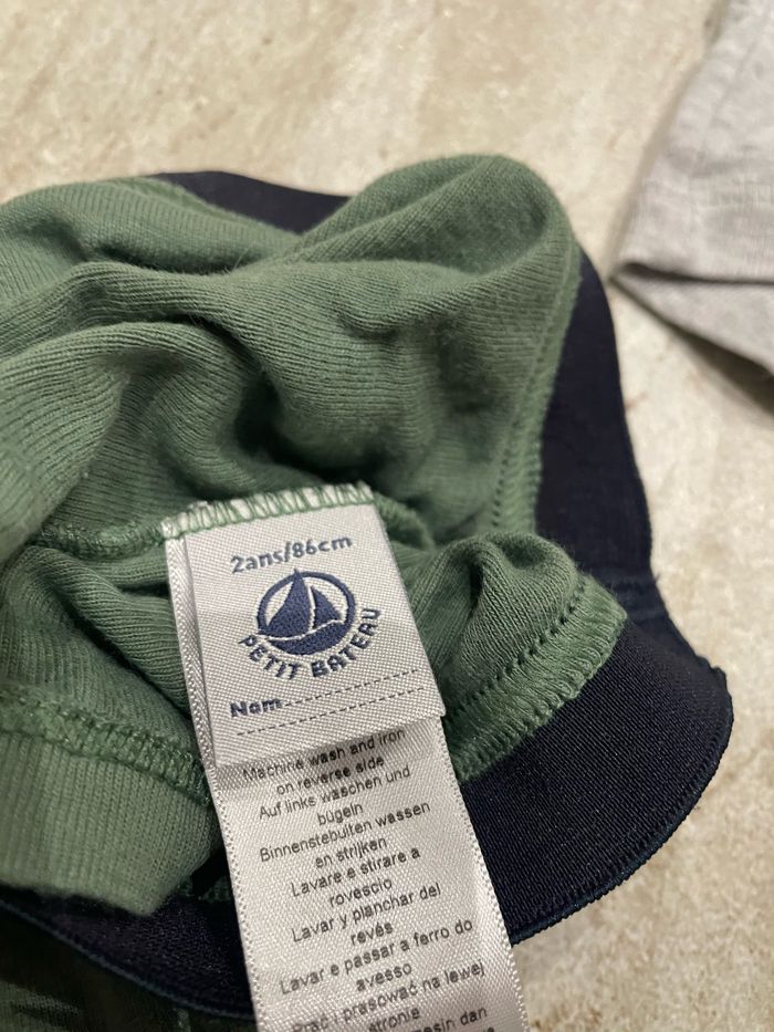 Lot de vêtements garçon 2ans - photo numéro 9