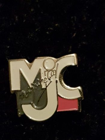 Pin's MJC