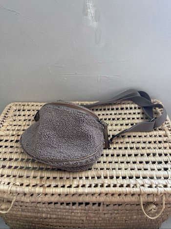 Sac banane en bouclette marron
