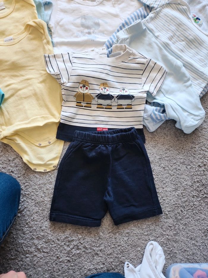 Lot de vêtements garçon 👦 Taille 6 mois - photo numéro 2