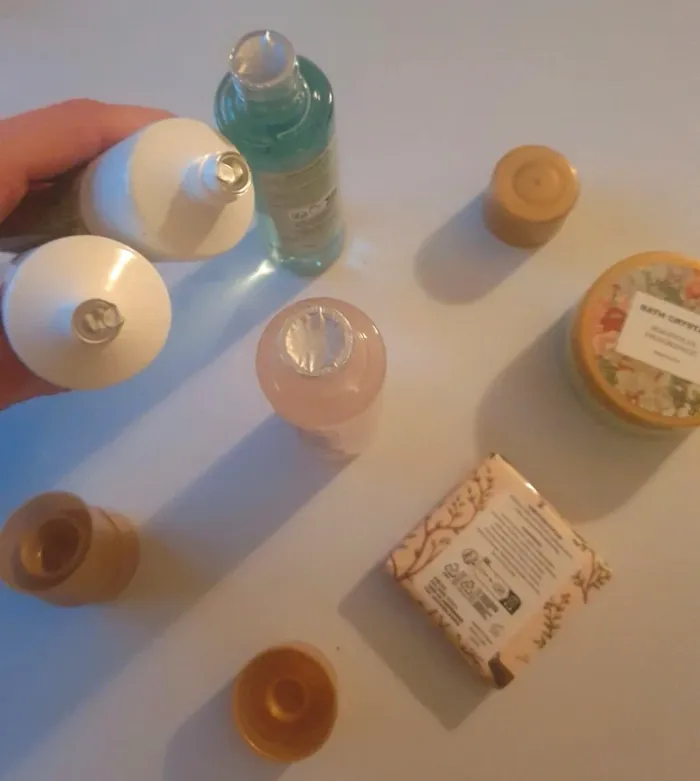 Lot neuf produits d'hygiène - photo numéro 3