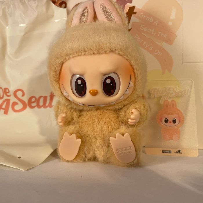 LABUBU Have a Seat BABA – Figurine POP MART authentique