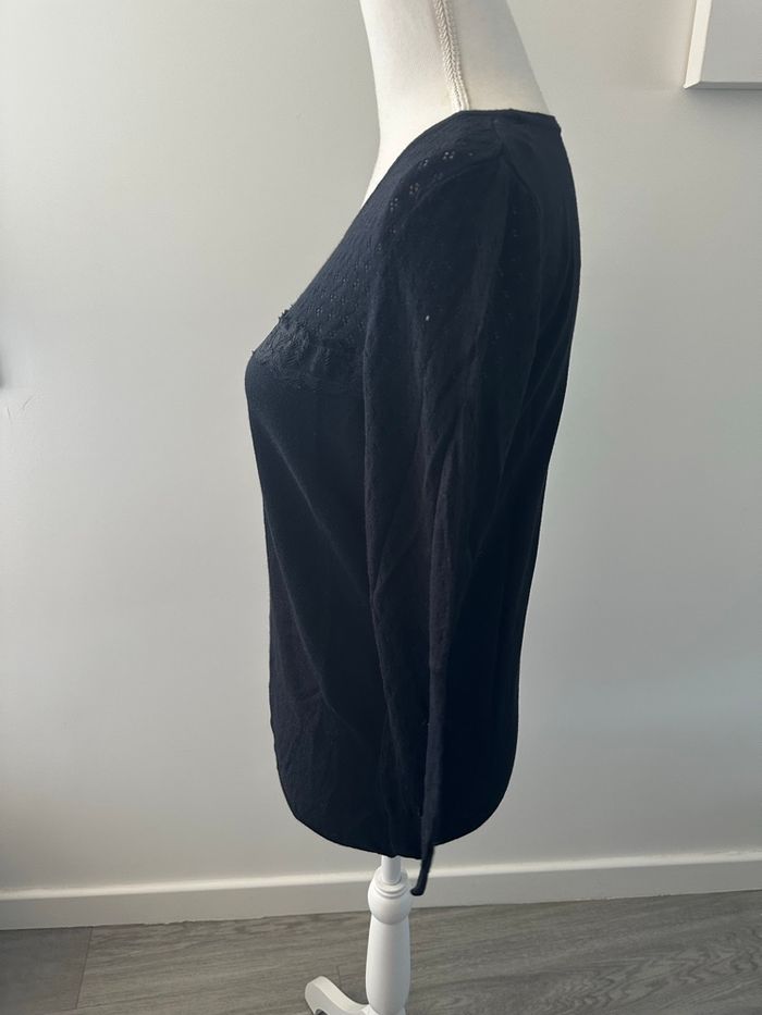 Pull fin noir broderies dentelle H&M T38 M - photo numéro 4