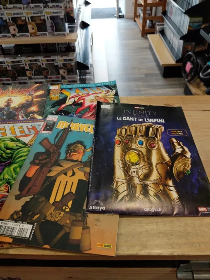 Lot de 4 Comics - Marvel + 1 Poster - photo numéro 3