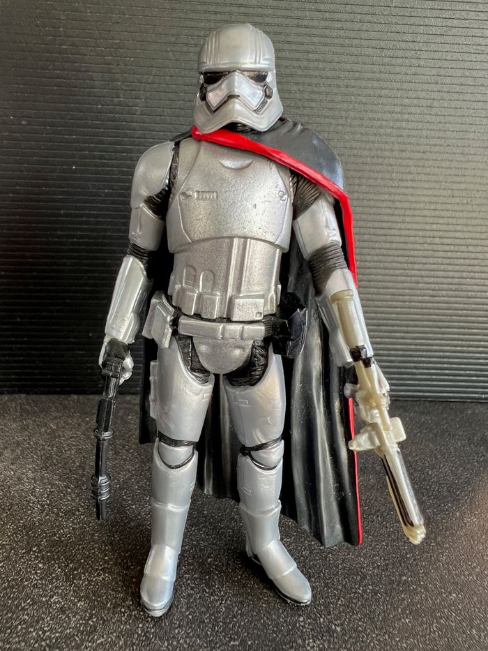 Capitaine Phasma Figurine Star Wars 11cm - photo numéro 3
