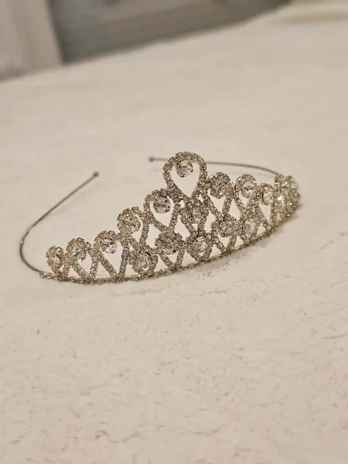 Couronne dorée avec strass argentés - photo numéro 2