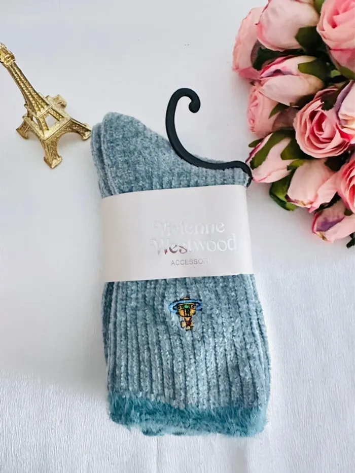 🪐Chaussettes Vivienne Westwood peluche bleu glacier – Édition japonaise exclusive - photo numéro 2