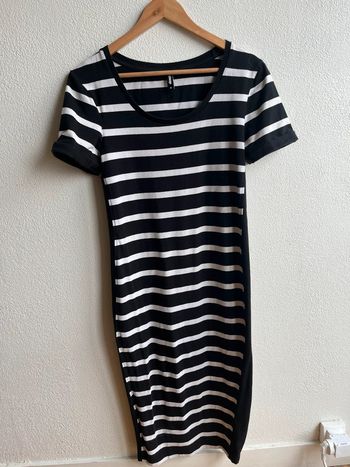 Robe longue rayée noir et blanc