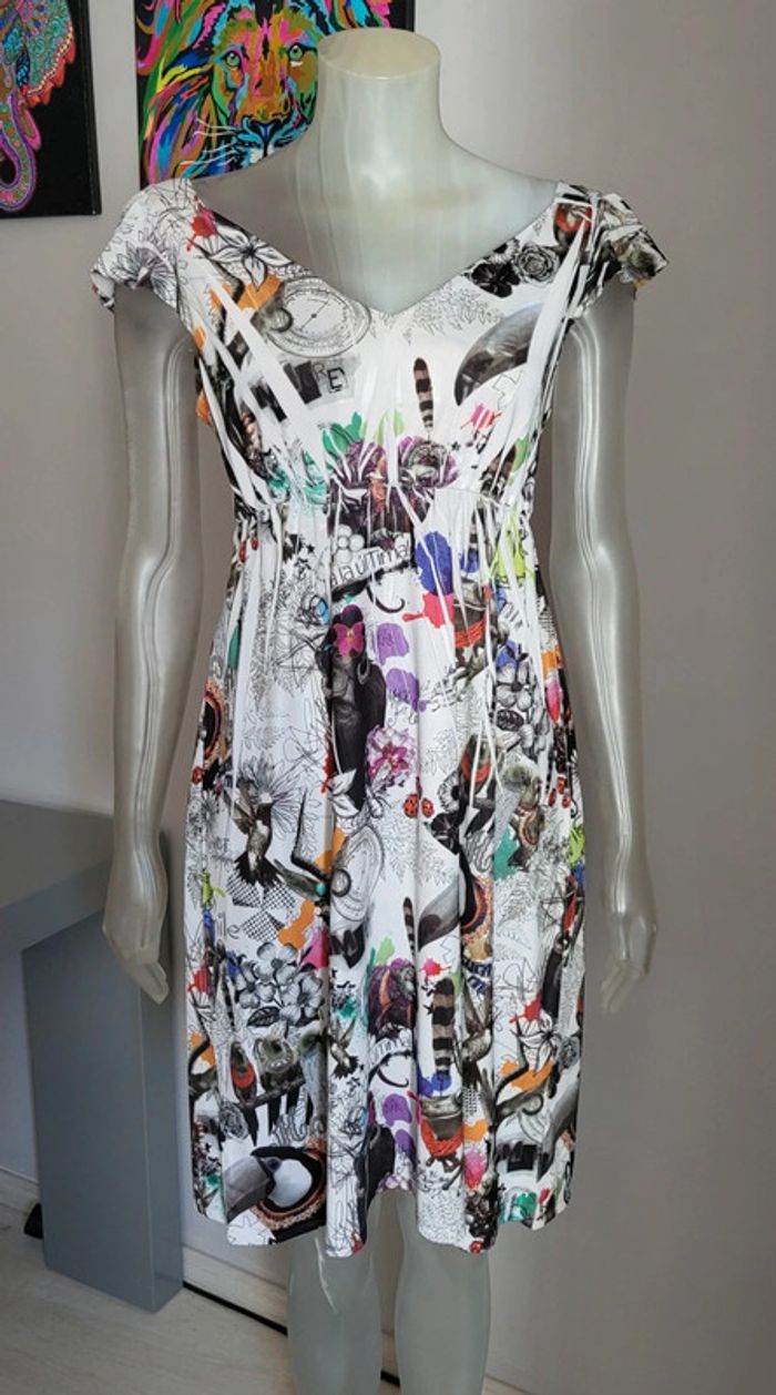 Robe blanche avec motifs colorés animaliers. Desigual L40/XL42. Neuve 🥰