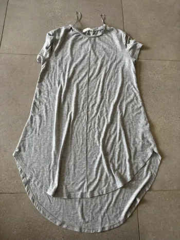 Robe grise primark, taille 38/40, très bon état
