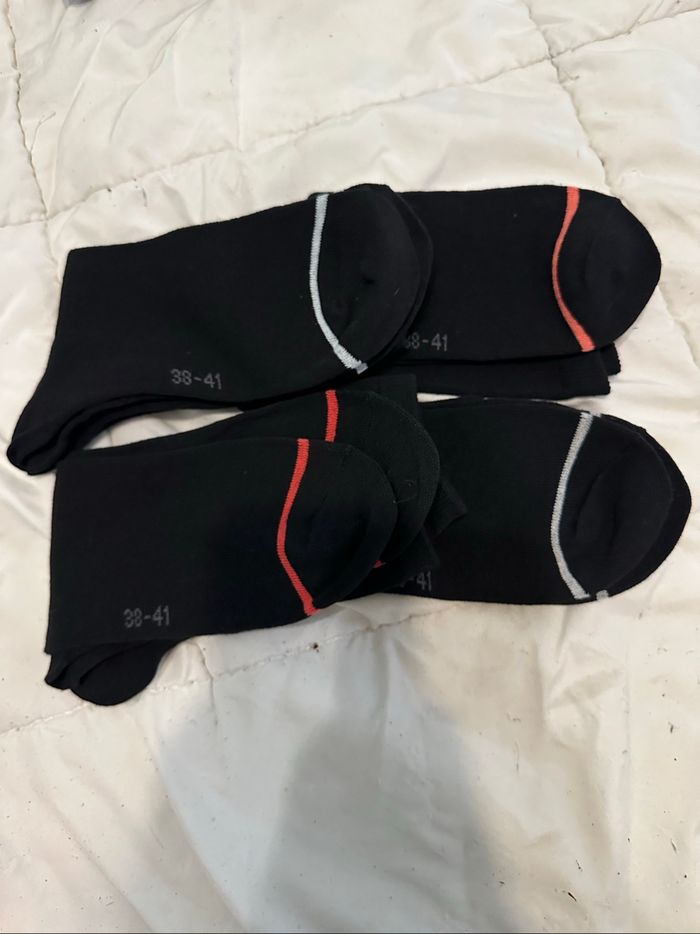 Lot de 4 paires de chaussettes neuves 39/42