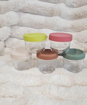 Lot de 5 pots en verre Béaba en très bon état.