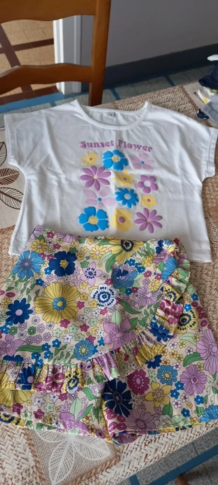 Ensemble jupe short et Tee-shirt