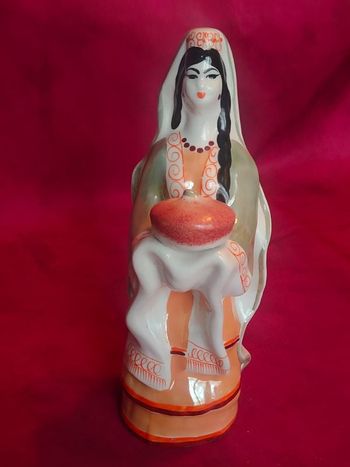 Vierge '' santon galette des rois '' hauteur 27 cm